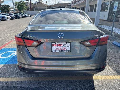 Brilliant Silver Metallic 2021 Nissan Altima 2.5 SV
