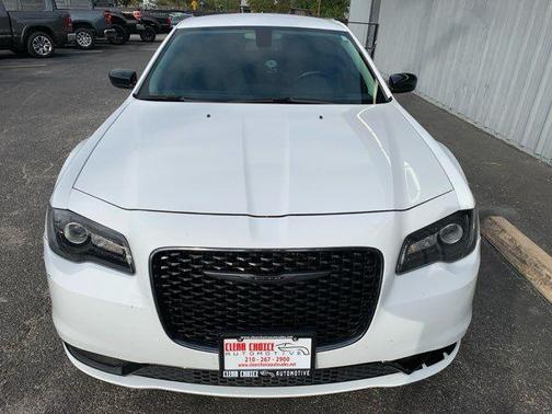 2022 Chrysler 300 Touring