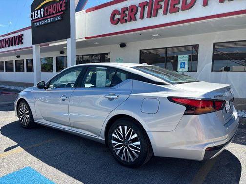 2023 Nissan Altima 2.5 SV