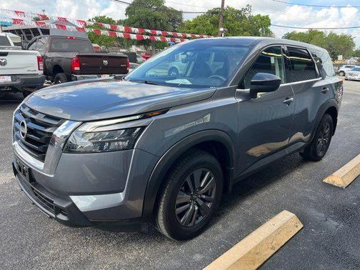 2024 Nissan Pathfinder S