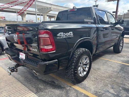 Diamond Black Crystal Pearlcoat 2020 RAM 1500 Laramie