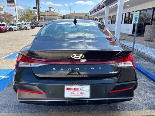 2024 Hyundai ELANTRA Limited