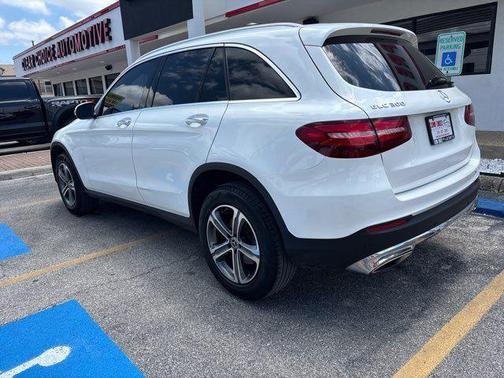 Polar White 2017 Mercedes-Benz GLC 300 Base 4MATIC
