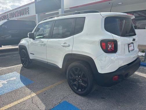 Alpine White 2019 Jeep Renegade Latitude