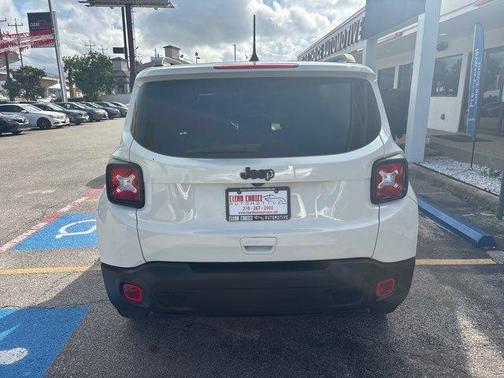 Alpine White 2019 Jeep Renegade Latitude