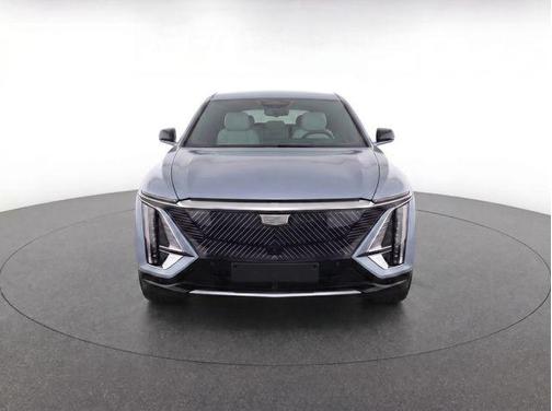 Nimbus Metallic 2024 Cadillac LYRIQ Luxury