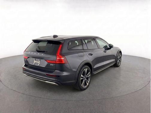 Bright Dusk Metallic 2025 Volvo V60 Cross Country Plus, B5 AWD Gas (mild hybrid)