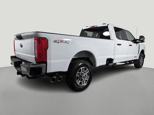 Oxford White 2025 Ford F-350 XLT