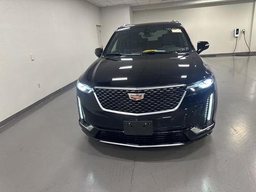 2025 Cadillac XT6 Premium Luxury FWD