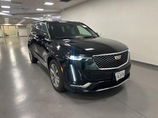 2025 Cadillac XT6 Premium Luxury FWD