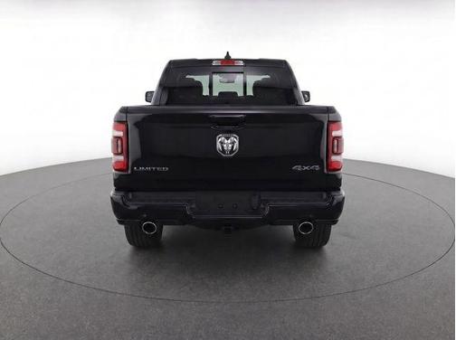 Diamond Black Crystal Pearlcoat 2019 RAM 1500 Limited