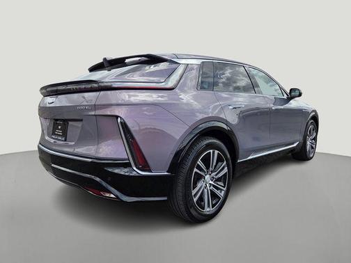 Celestial Metallic 2024 Cadillac LYRIQ V