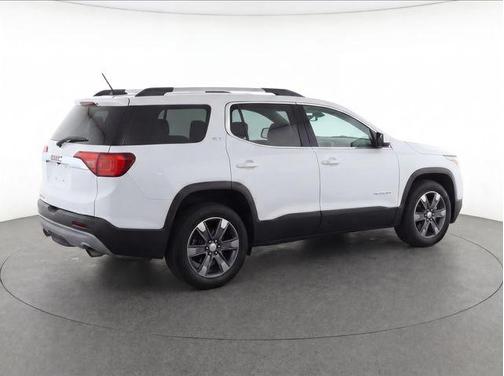 White Frost Tricoat 2019 GMC Acadia SLT-2