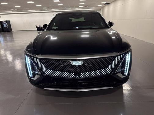 Emerald Lake Metallic 2024 Cadillac LYRIQ Luxury