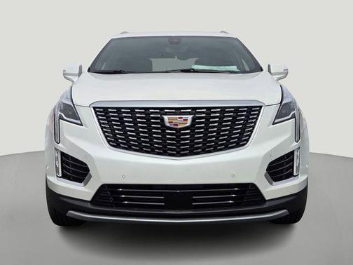 Crystal White Tricoat 2026 Cadillac XT5 Premium Luxury