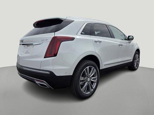 Crystal White Tricoat 2026 Cadillac XT5 Premium Luxury