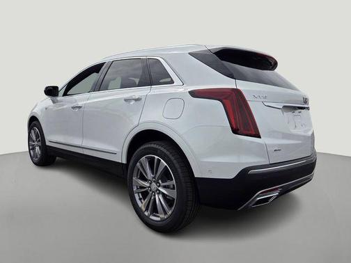 Crystal White Tricoat 2026 Cadillac XT5 Premium Luxury