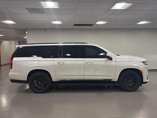 2022 Cadillac Escalade ESV Sport