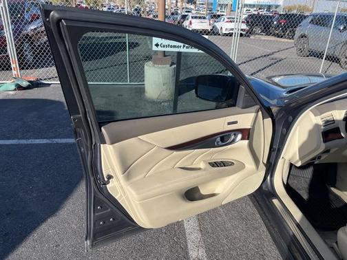 2011 INFINITI M37 Base