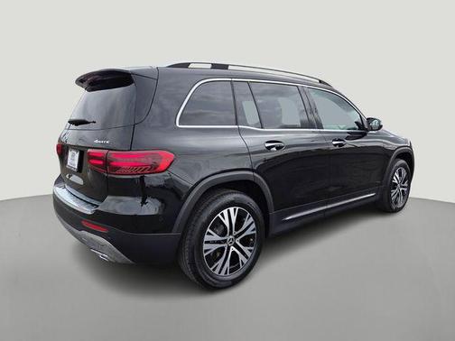 Night Black 2025 Mercedes-Benz GLB 250 4MATIC
