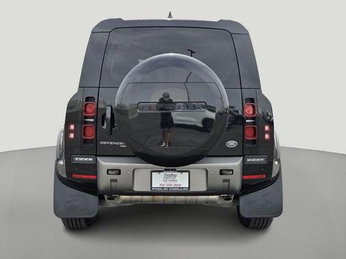 Santorini Black Metallic 2023 Land Rover Defender 110 X-Dynamic SE