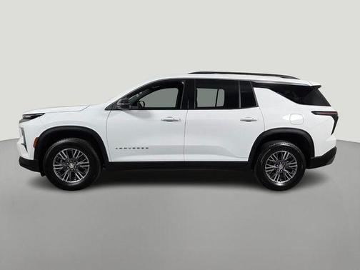 Summit White 2025 Chevrolet Traverse LT