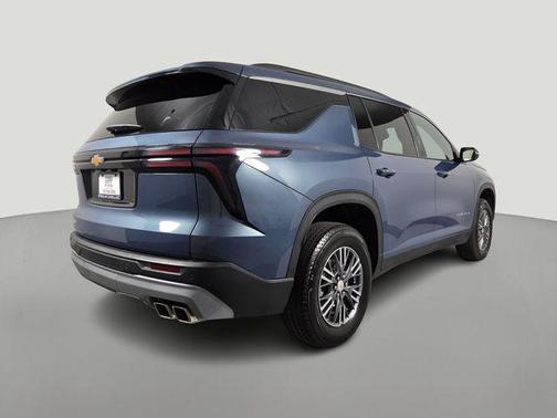 Lakeshore Blue Metallic 2025 Chevrolet Traverse LT