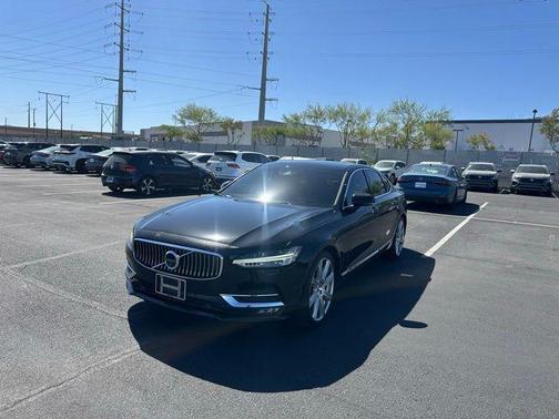 Onyx Black Metallic 2017 Volvo S90 T6 Inscription