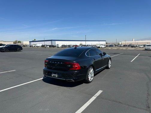 Onyx Black Metallic 2017 Volvo S90 T6 Inscription