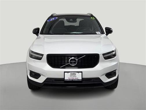 2019 Volvo XC40 T4 R-Design