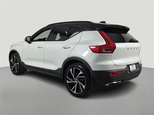 2019 Volvo XC40 T4 R-Design
