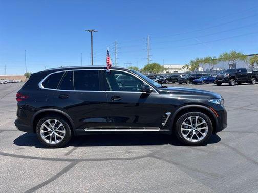 Black Sapphire Metallic 2025 BMW X5 sDrive40i