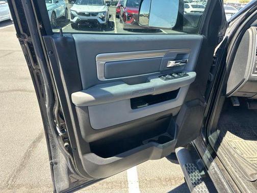 Brilliant Black Crystal Pearlcoat 2016 RAM 2500 Big Horn