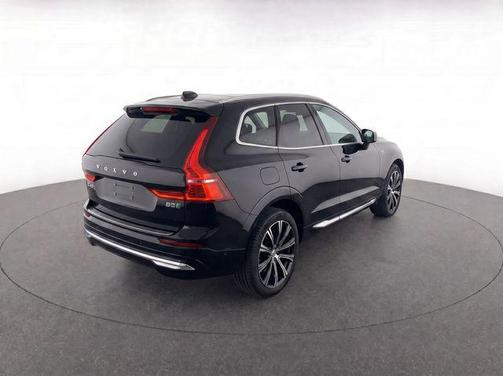 Onyx Black Metallic 2023 Volvo XC60 B5 Ultimate Bright Theme
