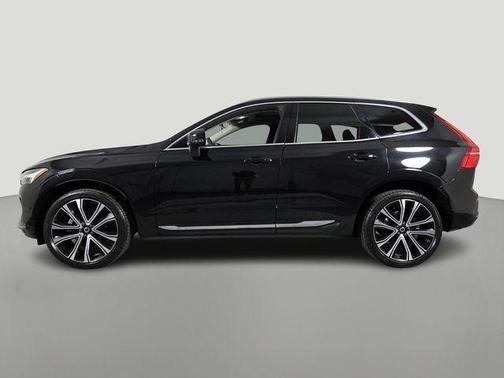 Onyx Black Metallic 2023 Volvo XC60 B5 Ultimate Bright Theme