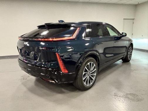 2024 Cadillac LYRIQ Sport w/1SJ