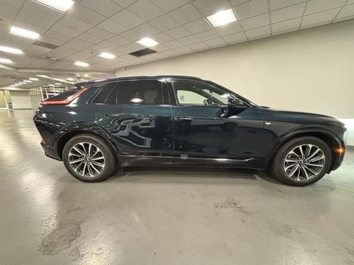2024 Cadillac LYRIQ Sport w/1SJ