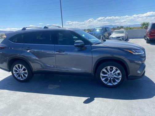 2025 Toyota Highlander Limited