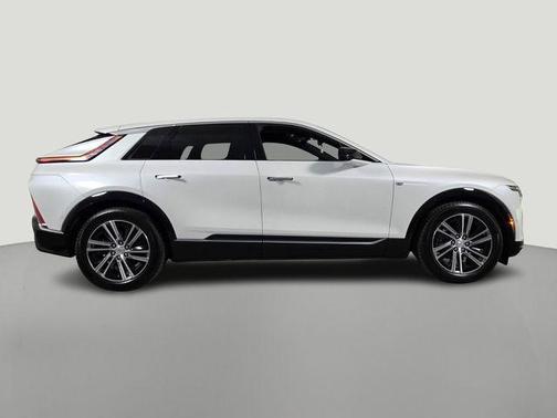 Crystal White Tricoat 2024 Cadillac LYRIQ V