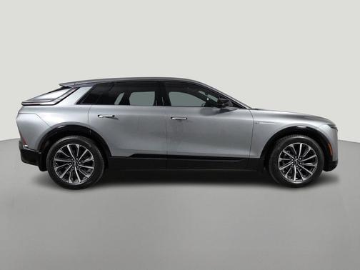 Argent Silver Metallic 2024 Cadillac LYRIQ V