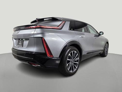 Argent Silver Metallic 2024 Cadillac LYRIQ Sport