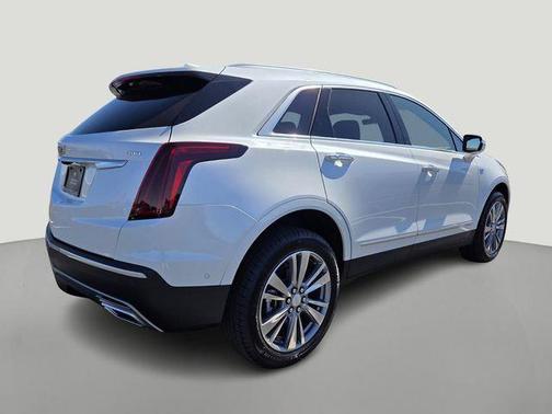 Crystal White Tricoat 2026 Cadillac XT5 Premium Luxury