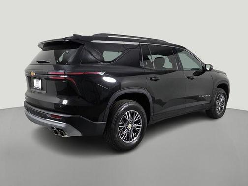 Mosaic Black Metallic 2024 Chevrolet Traverse LT