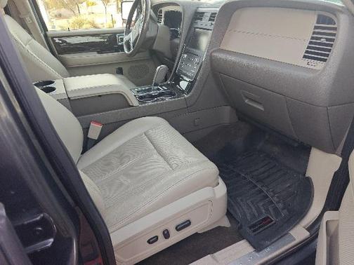 2015 Lincoln Navigator Base