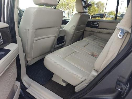 2015 Lincoln Navigator Base