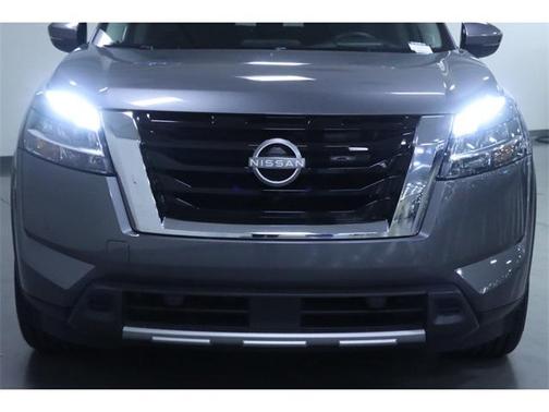 2024 Nissan Pathfinder Platinum FWD