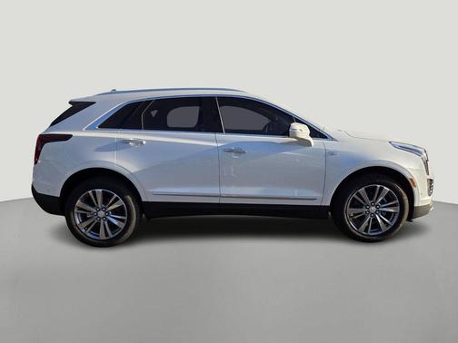 Crystal White Tricoat 2026 Cadillac XT5 Premium Luxury