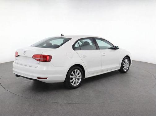 Pure White 2017 Volkswagen Jetta 1.4T SE