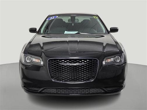 2022 Chrysler 300 Touring