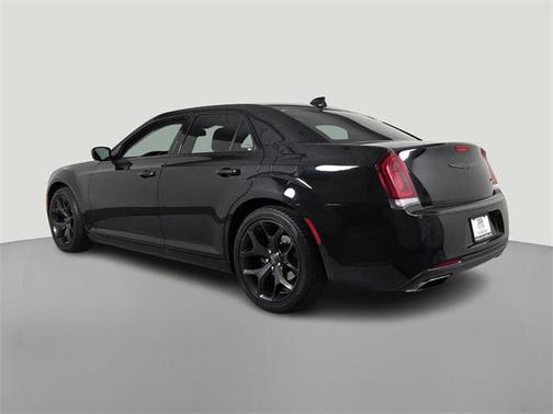 2022 Chrysler 300 Touring